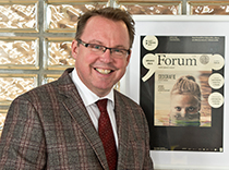 Časopis Forum prošel redesignem a obsahovou proměnou v roce 2014 na základě rozhodnutí prorektora pro vnější vztahy profesora Martina Kováře.